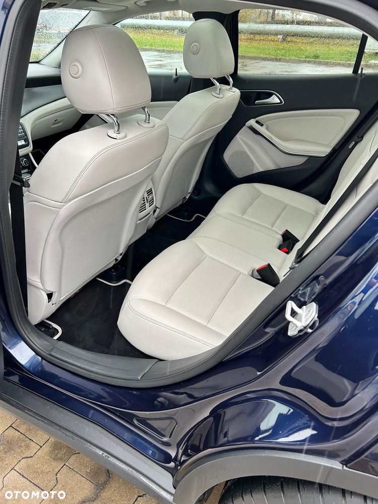 Mercedes-Benz GLA 250 4-Matic - 7