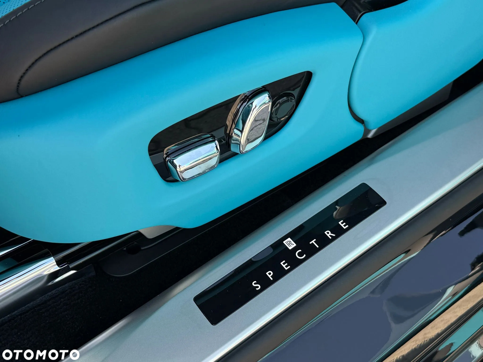 Rolls-Royce Spectre - 19