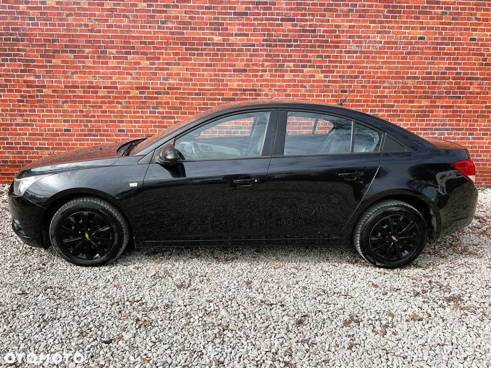 Chevrolet Cruze - 37