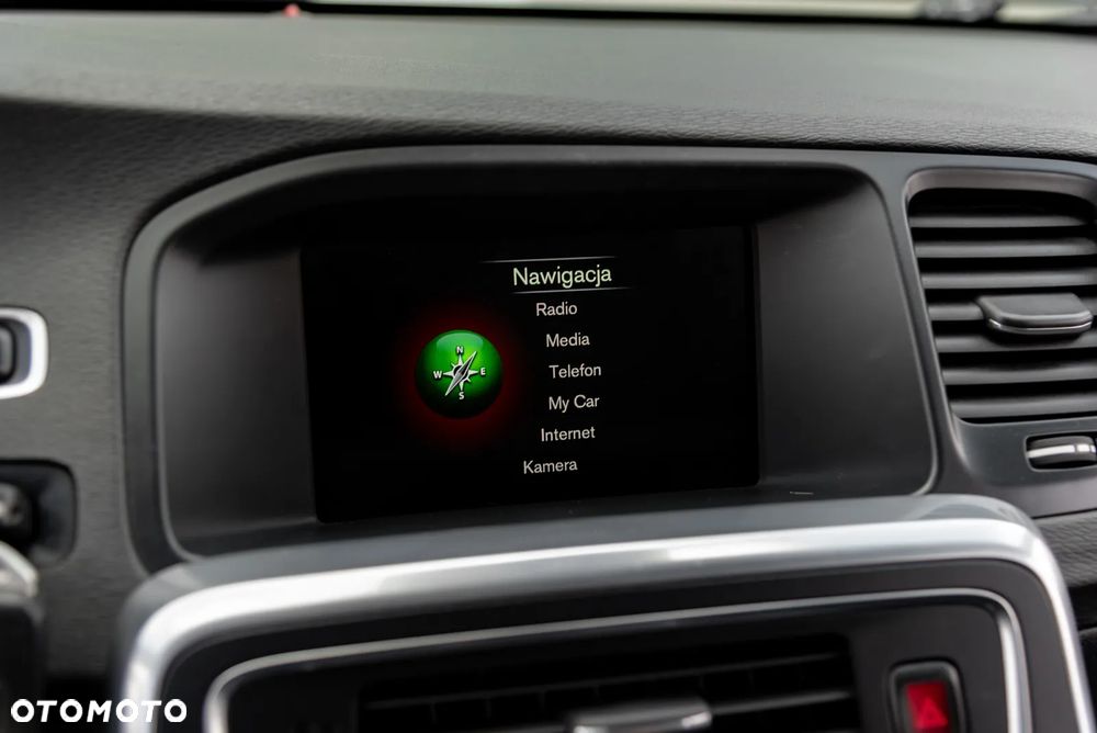 Volvo V60 D4 AWD Geartronic Summum - 36