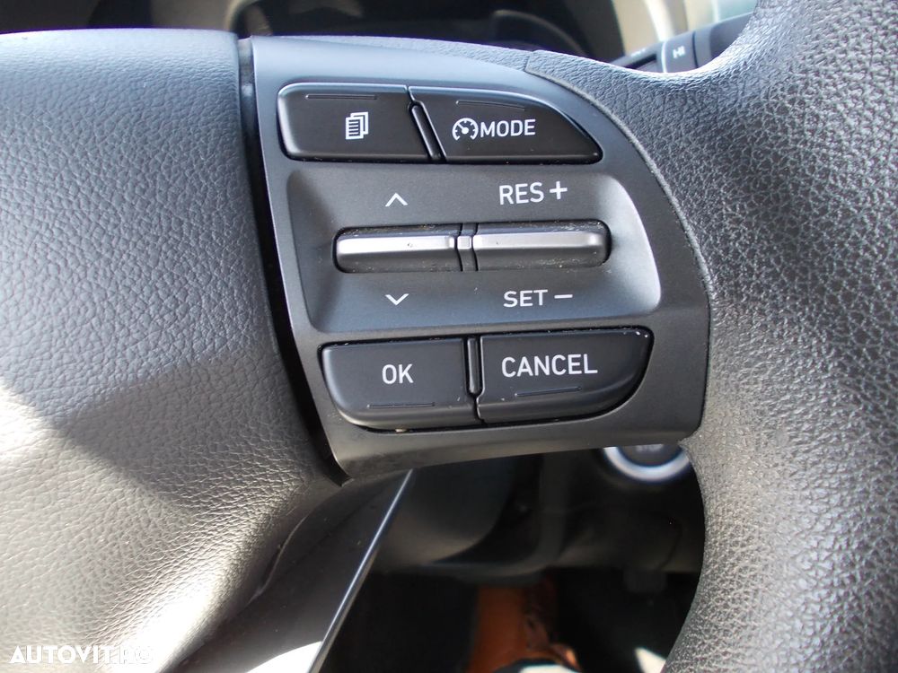 Hyundai KONA - 14