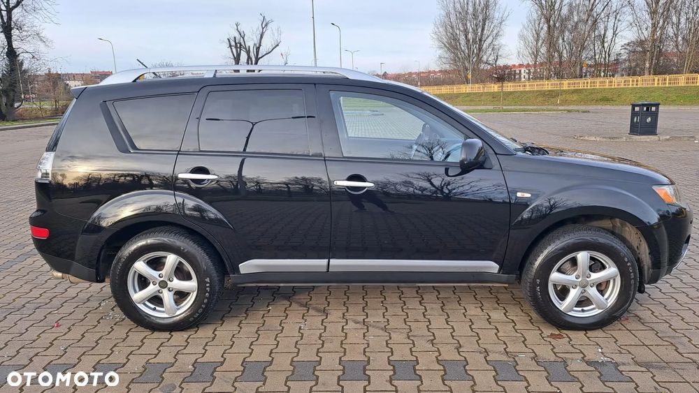 Mitsubishi Outlander 2.0 DID Instyle - 3