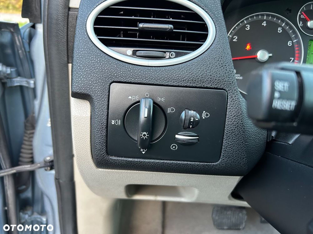 Ford Focus 1.6 Gold X - 15