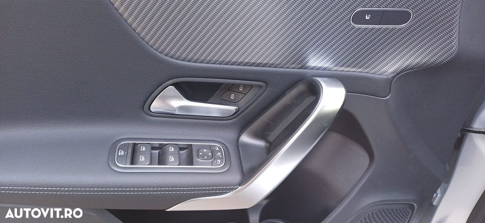 Mercedes-Benz A 180 7G-DCT Special Edition - 17