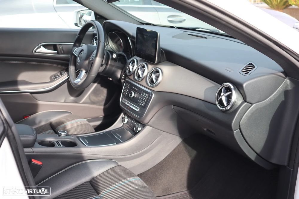 Mercedes-Benz CLA 200 d 7G-DCT Urban - 10