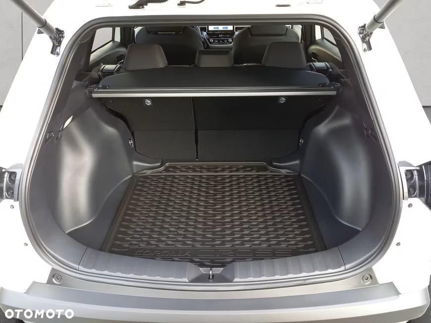 Toyota Corolla Cross - 12