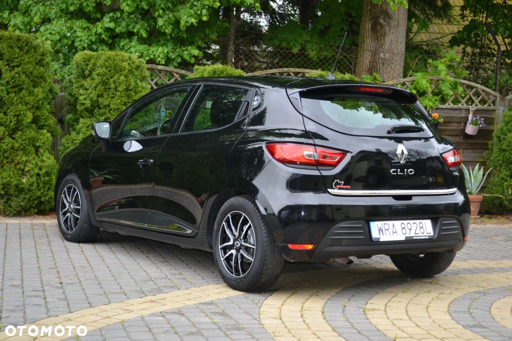 Renault Clio 1.2 16V 75 Limited - 13
