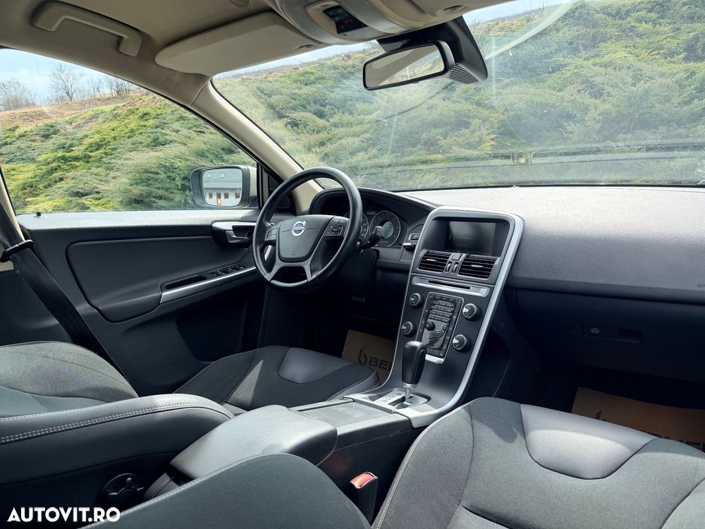 Volvo XC 60 D3 AWD Aut. Momentum - 7