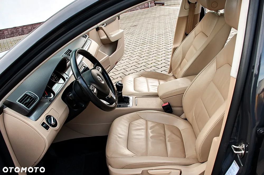 Volkswagen Passat 2.0 TDI 4Mot Highline - 30