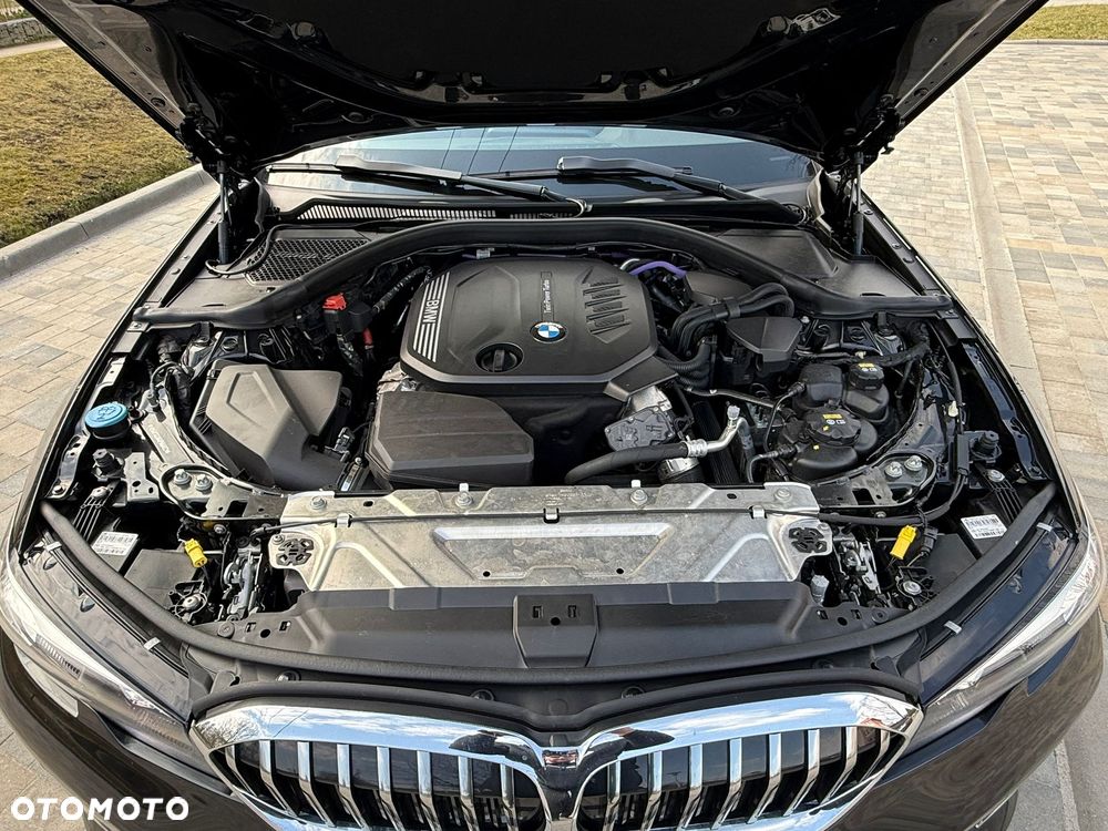 BMW Seria 3 320d xDrive Edition Luxury Line Purity - 40