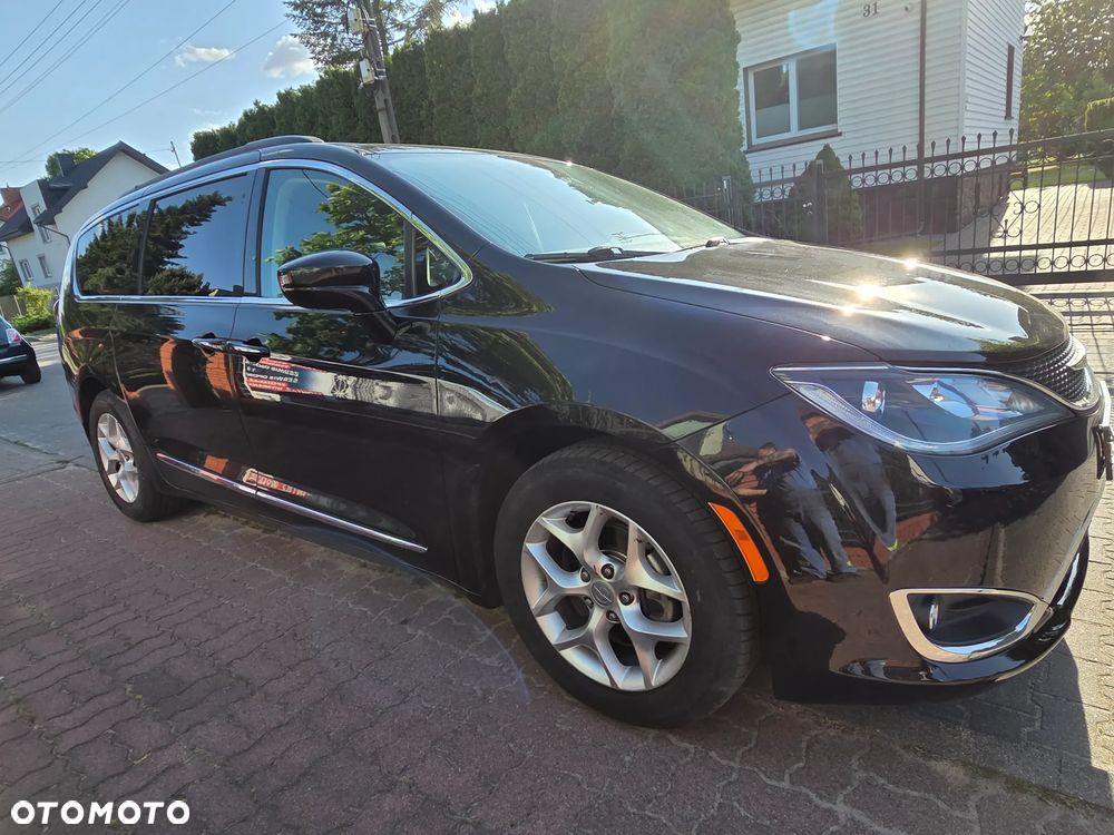 Chrysler Pacifica - 9