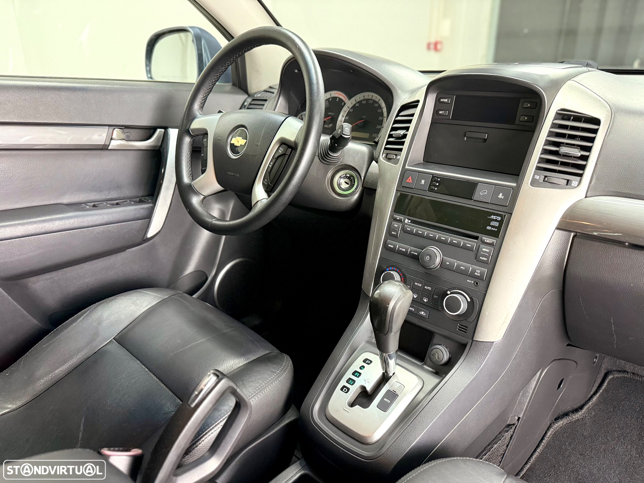 Chevrolet Captiva 2.0 VCDi LT 7L Aut. - 23