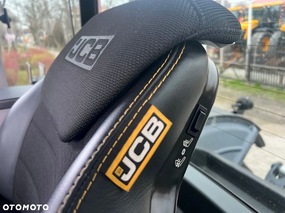 JCB Fastrac 4220 ICON | DEMO |220 KM |2022 ROK - 24