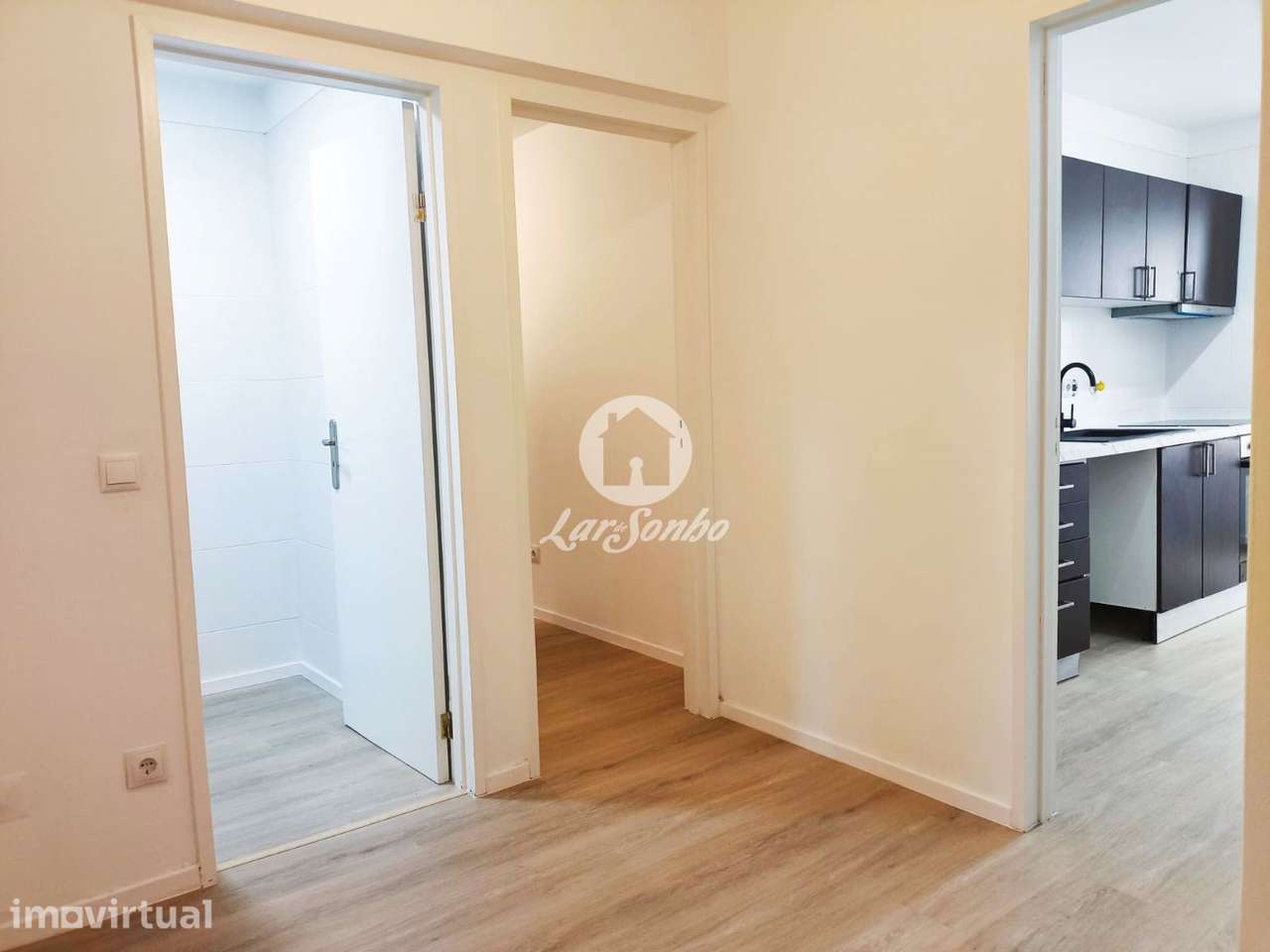 APARTAMENTO T3 REMODELADO - BAGUIM DO MONTE - Grande imagem: 3/19