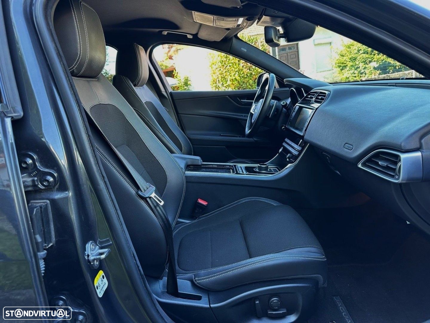 Jaguar XE 2.0 D R-Sport Aut. - 15