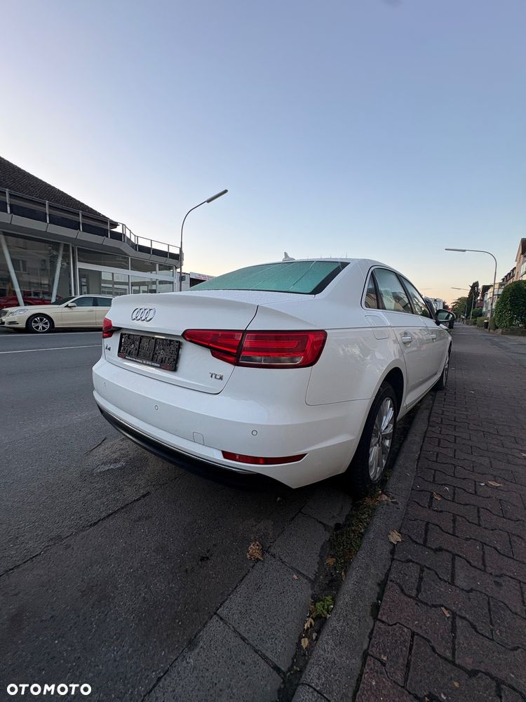 Audi A4 Limousine - 5