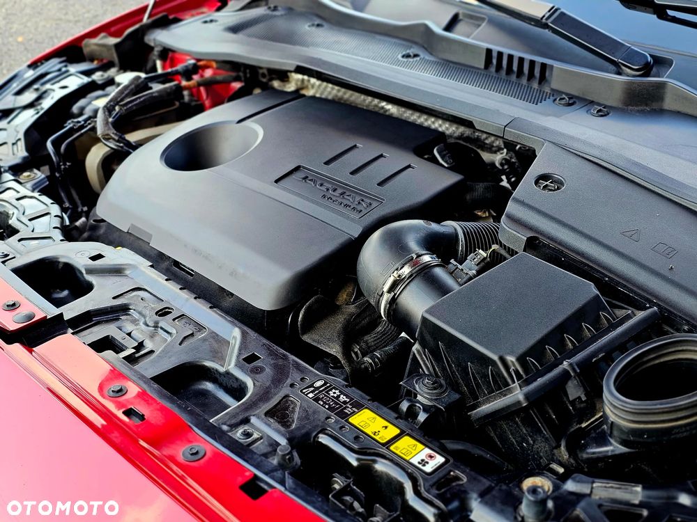 Jaguar E-Pace 1.5 P160 mHEV S - 29