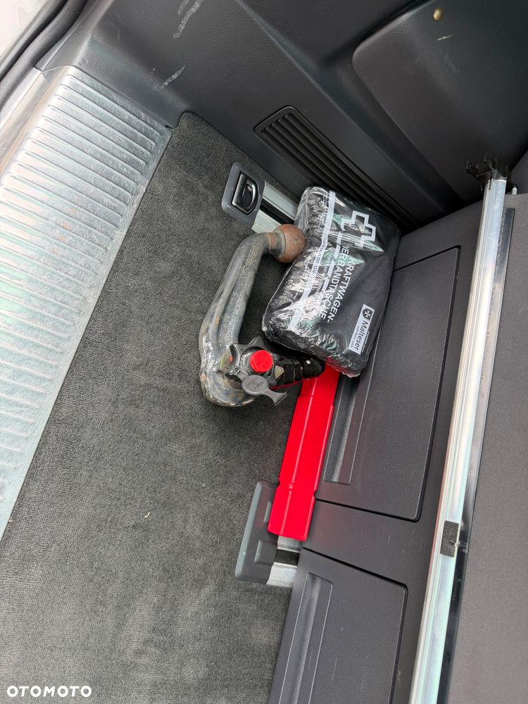 Volkswagen Multivan - 9