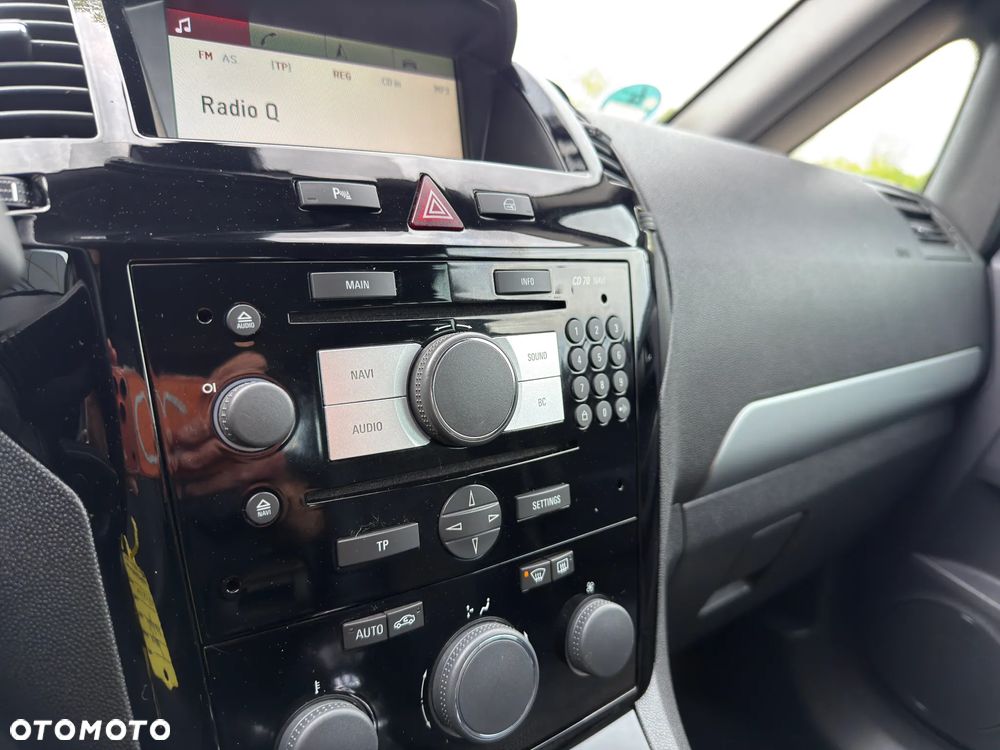 Opel Zafira 1.8 Cosmo - 32