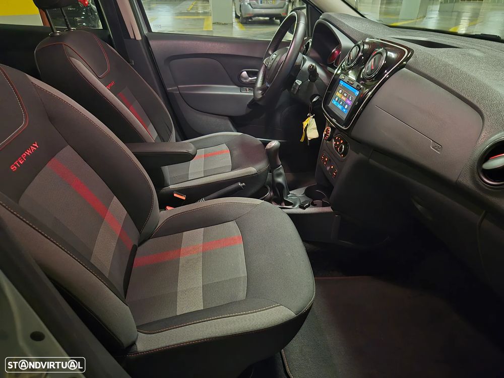 Dacia Sandero 0.9 TCe Stepway - 33
