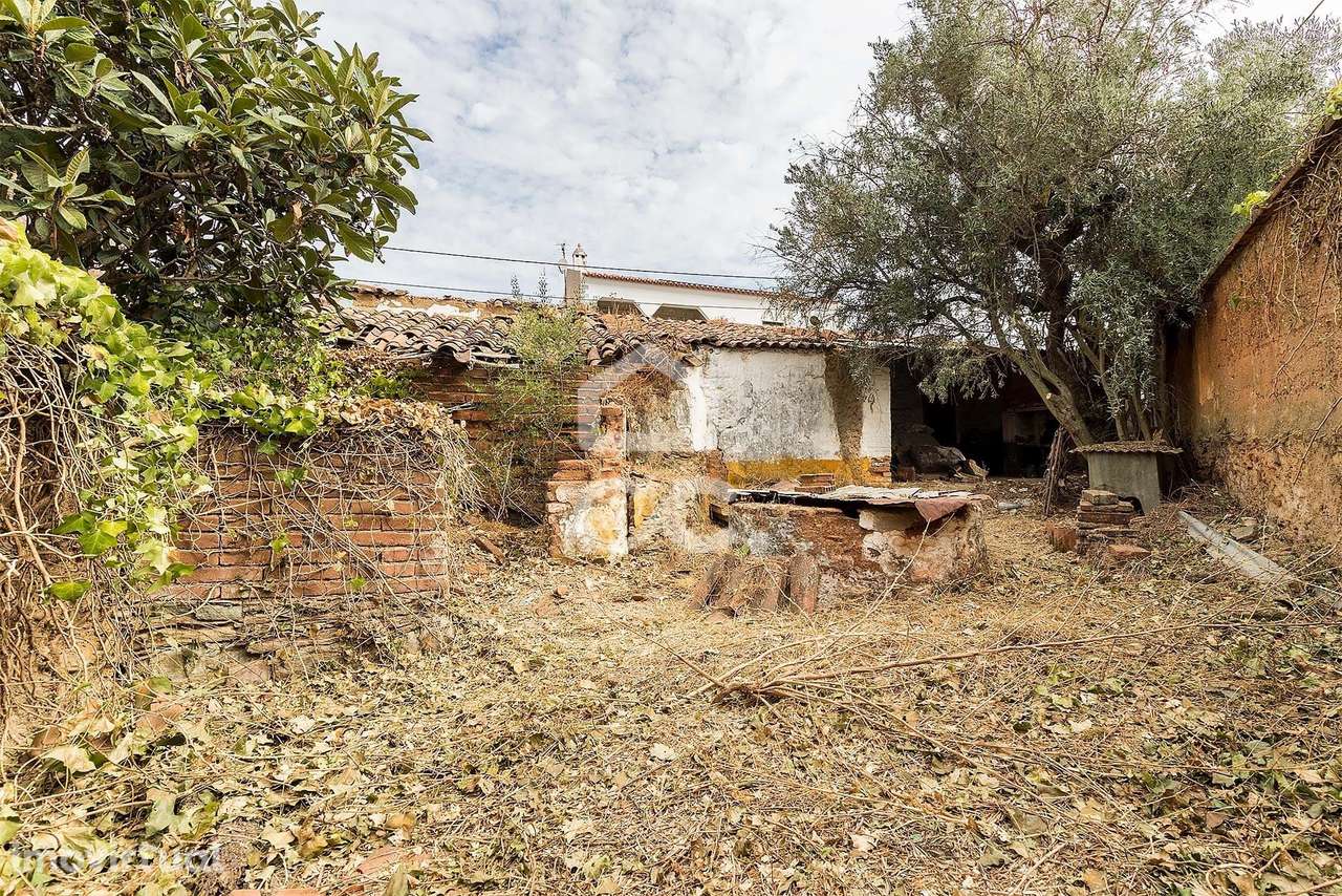Moradia T3 em Ruína c/ Quintal | Santana, Évora - Grande imagem: 5/32