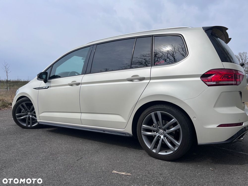 Volkswagen Touran - 1