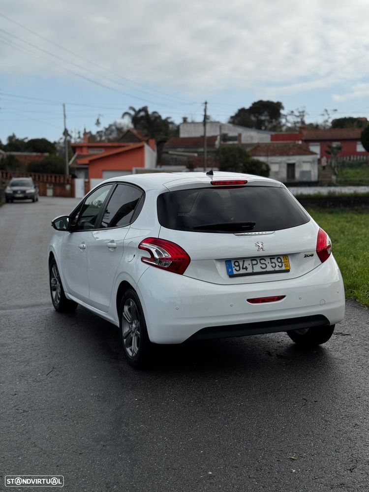 Peugeot 208 1.4 HDi SE Style - 3