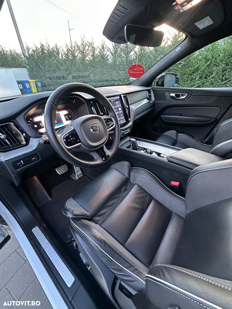 Volvo XC 60 B4 MHEV AWD R-Design - 15