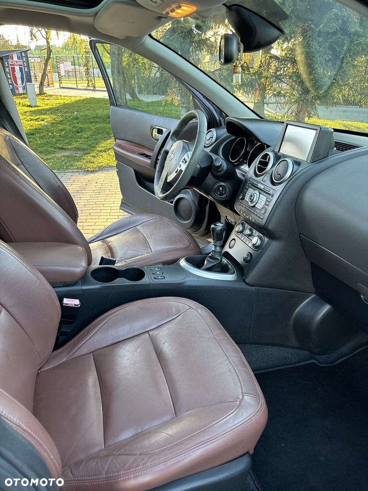 Nissan Qashqai 2.0 dCi DPF tekna - 17