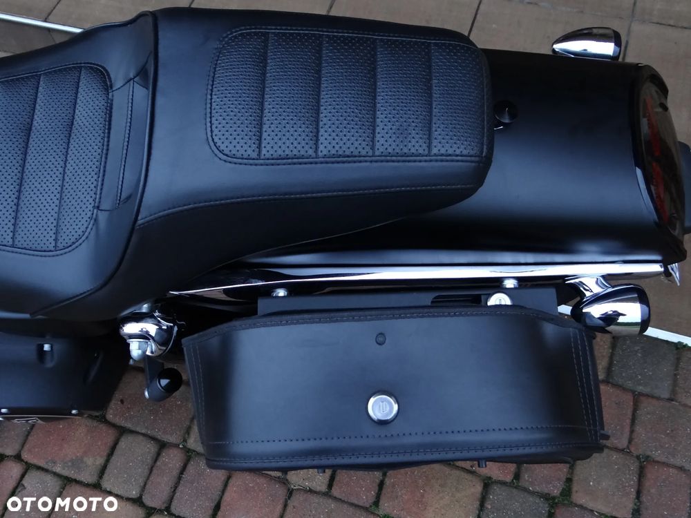 Harley-Davidson Dyna Fat Bob - 22