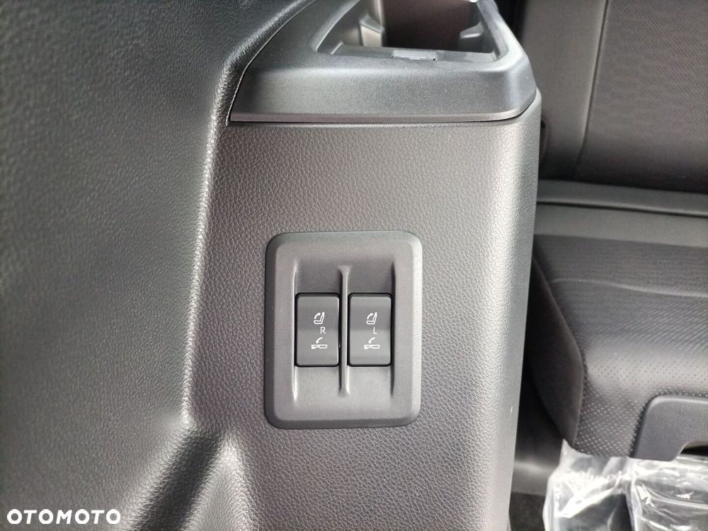 Toyota Land Cruiser LC 2.8 D-4D First Edition - 20