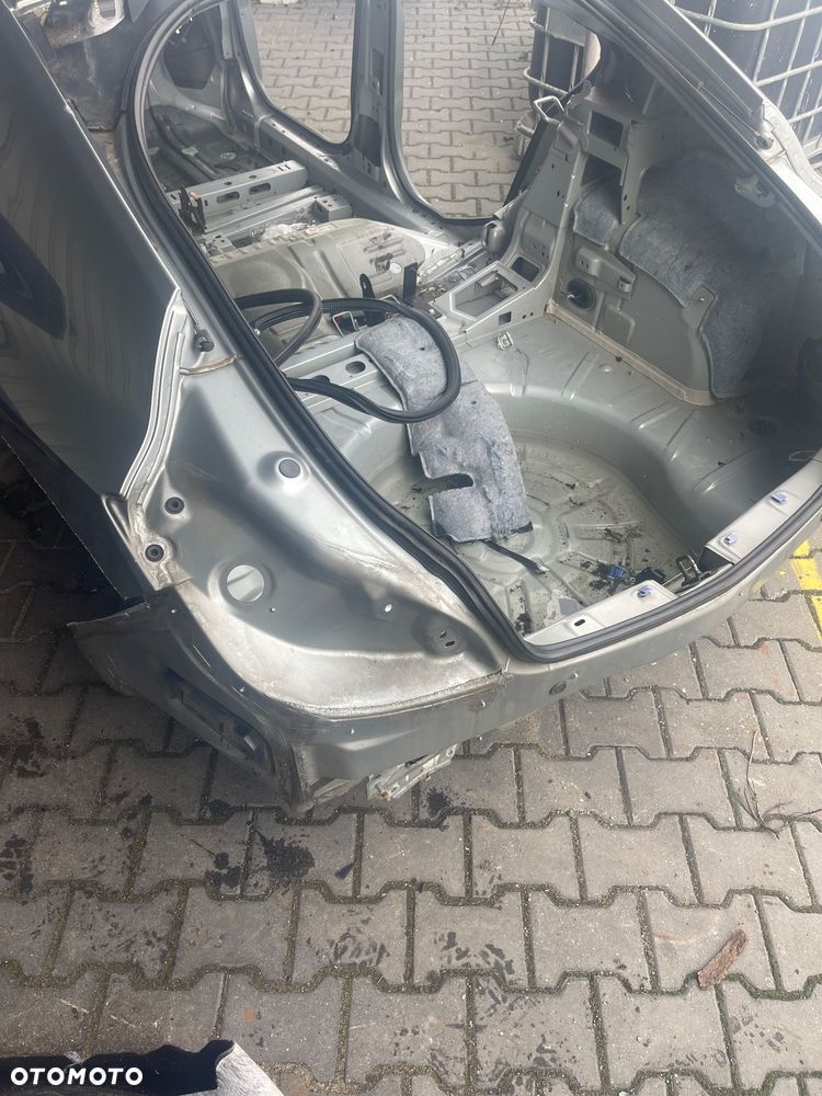 OPEL INSIGNIA PAS TYŁ TYLNY WANNA PODŁOGA - 2