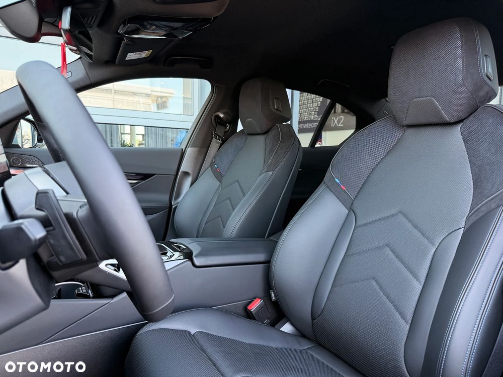 BMW Seria 5 520d xDrive - 29