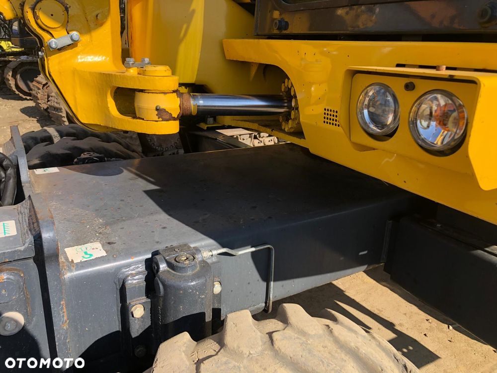 Komatsu PW118MR-11 - 12
