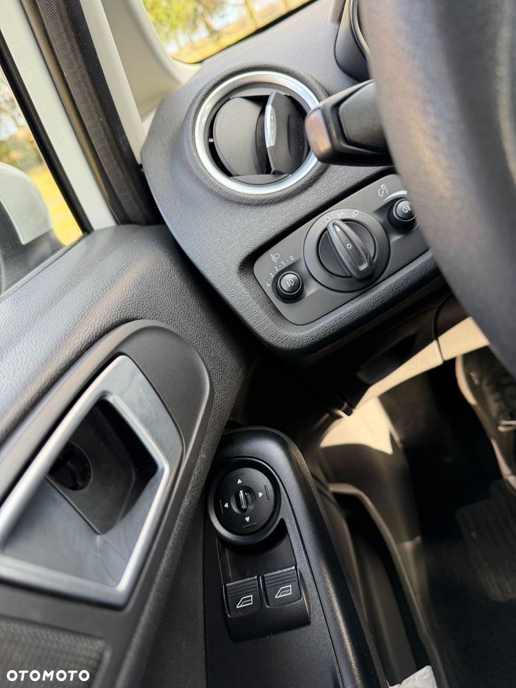 Ford Fiesta 1.25 Trend Edition - 17