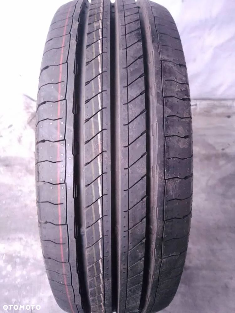 Continental VANCONTACT ULTRA 215/65 R16C 109/107T 2022 - 1