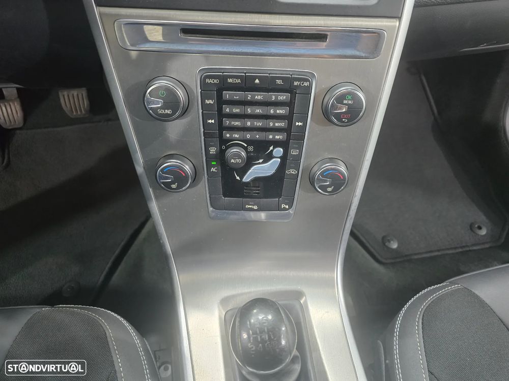 Volvo XC 60 2.0 D3 Drive Momentum Start/Stop - 16