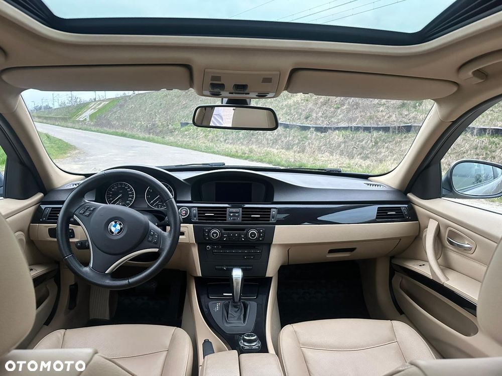 BMW Seria 3 320i - 14