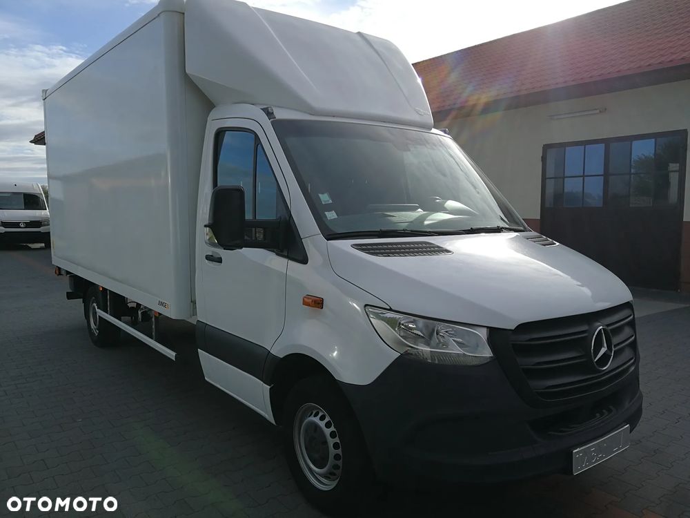 Mercedes-Benz Sprinter - 2