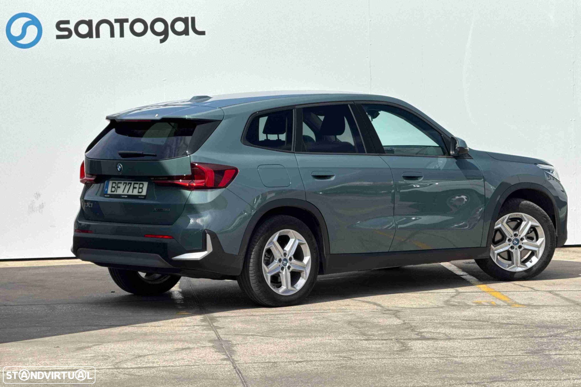 BMW iX1 xDrive30 - 9