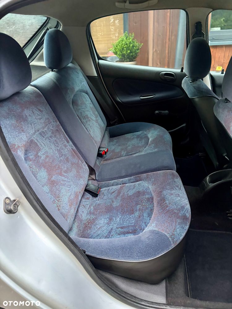 Peugeot 206 1.1 XR Presence - 20