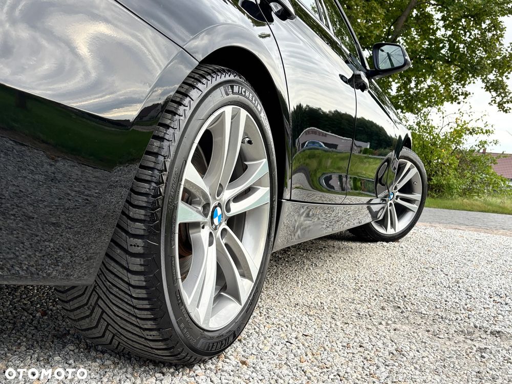 BMW Seria 3 320d Sport Line - 29