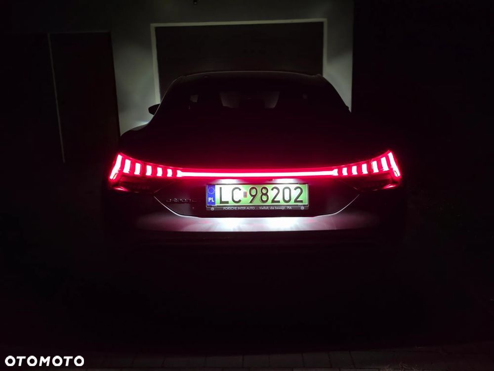 Audi e-tron GT - 15
