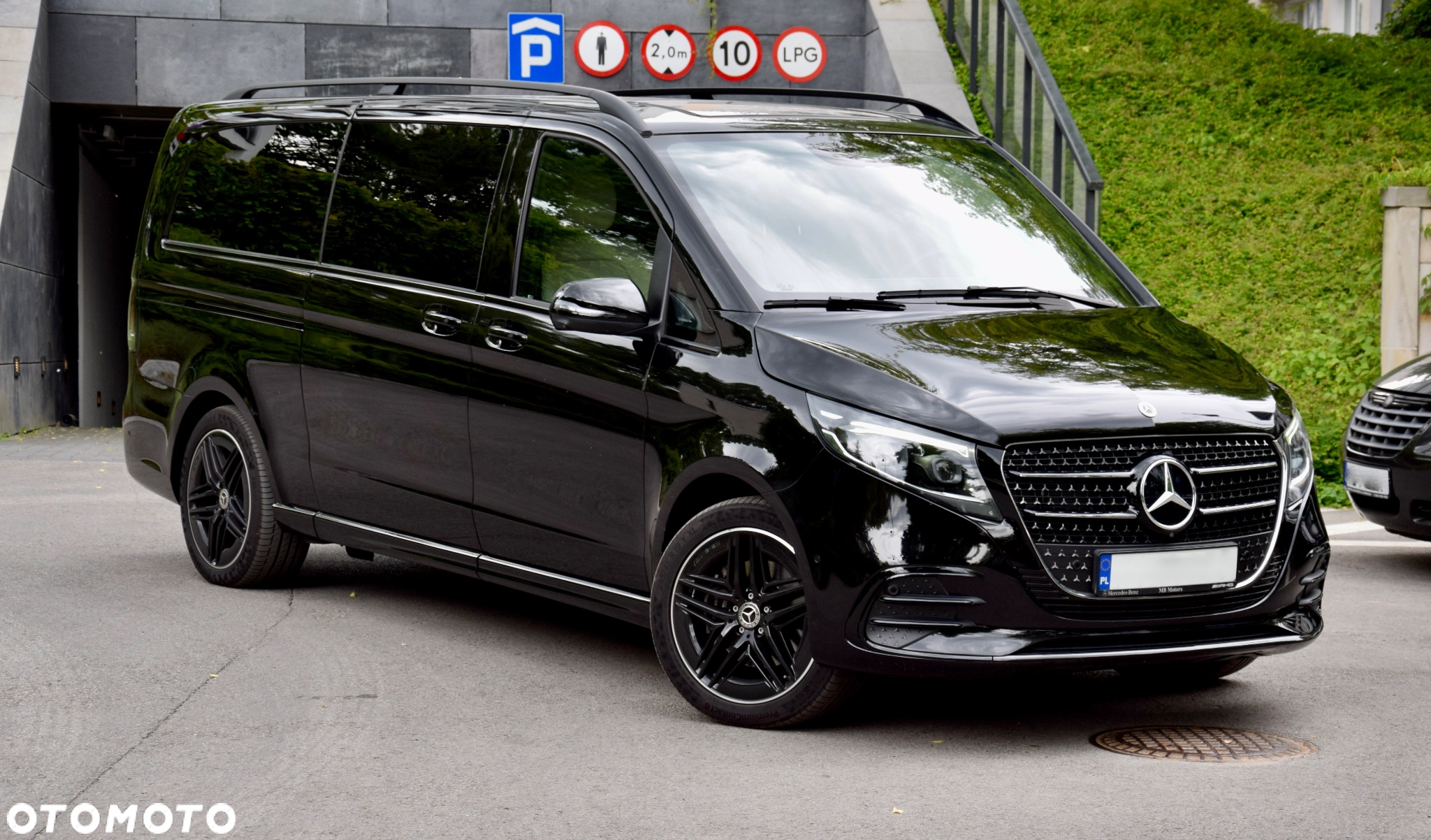 Mercedes-Benz Klasa V 300 d 4-Matic 9G-Tronic Avantgarde (ekstra d³) - 3