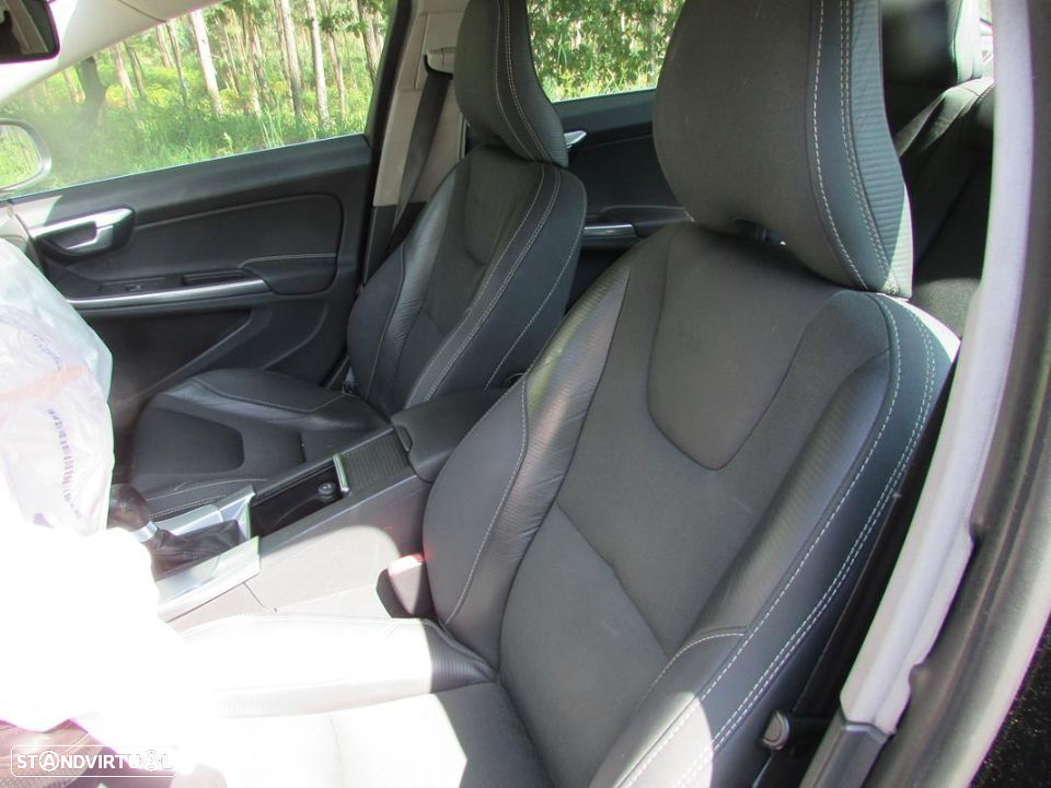 Volvo S60 II 2.0 D3 (163cv) de 2011 - Peças Usadas (6669) - 5