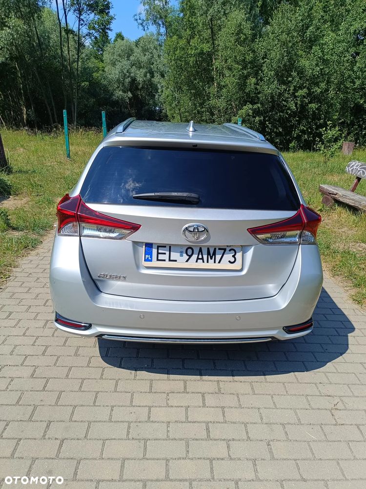 Toyota Auris 1.6 D-4D Prestige - 4