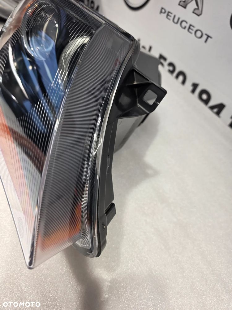 BMW Z4 E85 / E86 02-06 PRAWY XENON PRAWA LAMPA PRZEDNIA PRZÓD , NR 1EL247001 / 1EL247001-56AJ , NA ŻARÓWKI D2S + H7 , NR AUKCJI LPP197 - 7