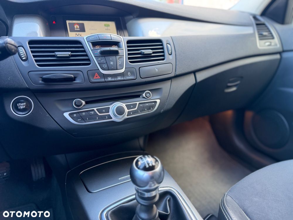 Renault Laguna dCi 150 FAP Start-Stop GT - 20