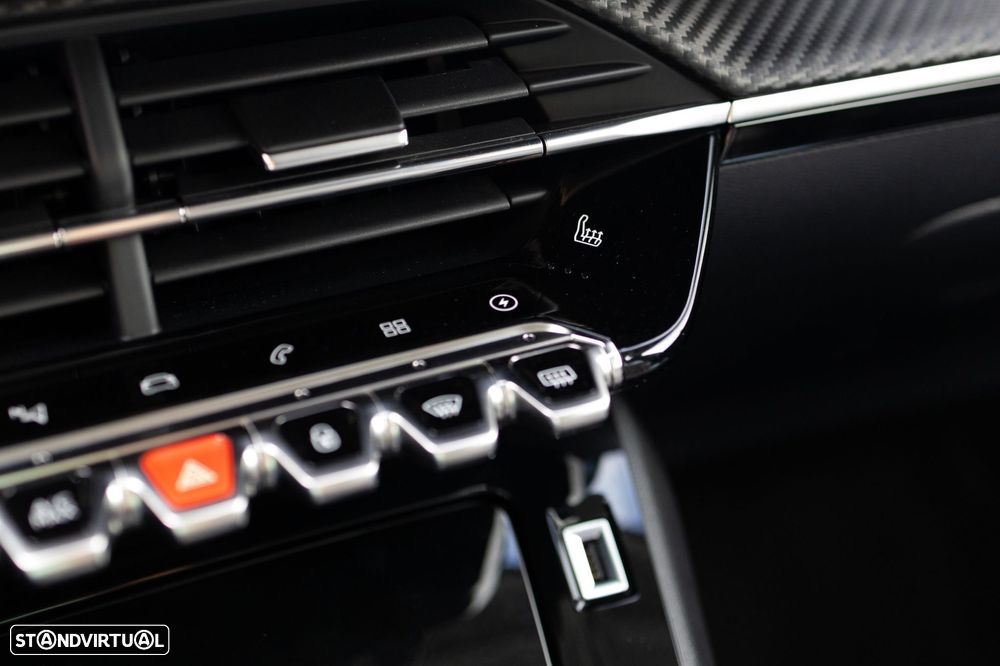 Peugeot e-2008 Allure - 14