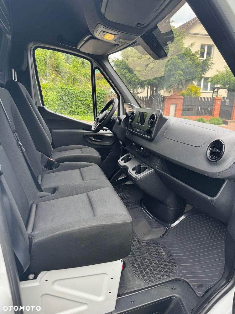 Mercedes-Benz Sprinter - 8